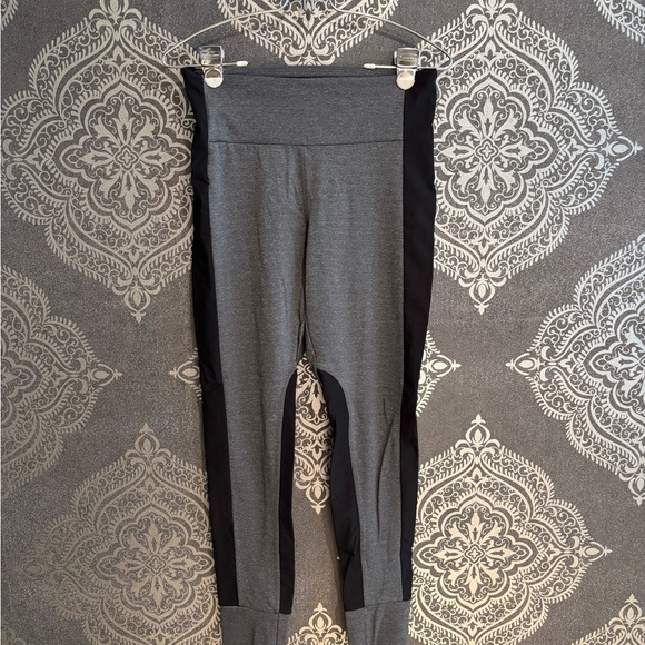 Gray and Black Leggings Athleta Joggers Small - Picture 1 of 3